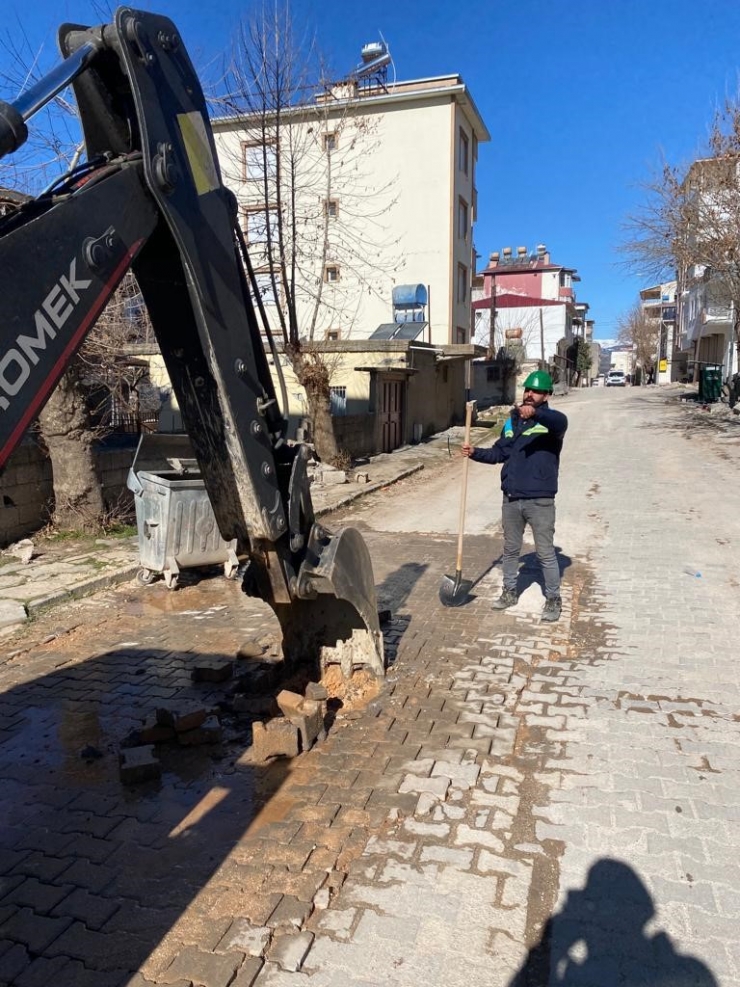 Maski Depremzedelere Temiz İçme Suyu Sağlıyor