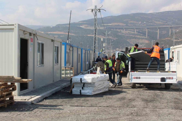 Nurdağı’nda Depremzedeler Konteynerlere Yerleşmeye Başladı