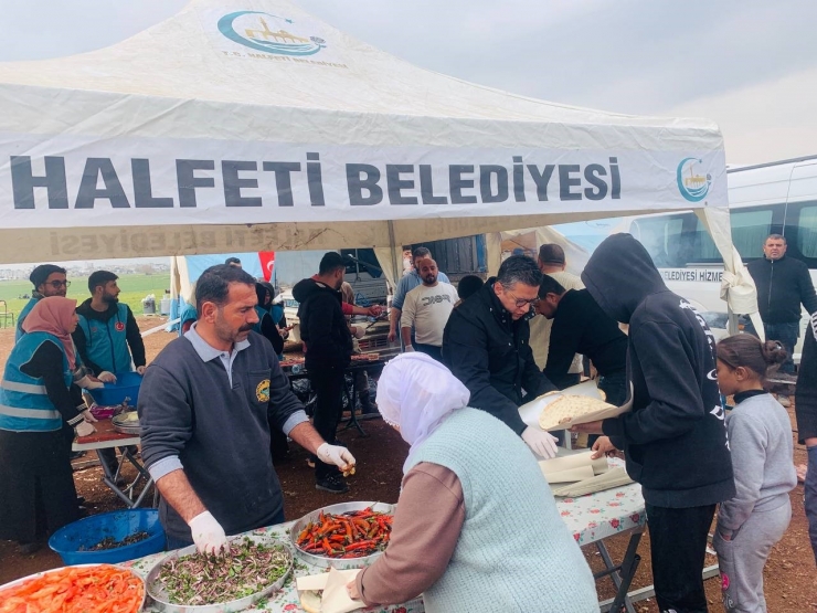 Halfeti Belediyesinden Binlerce Depremzedeye Sıcak Yemek