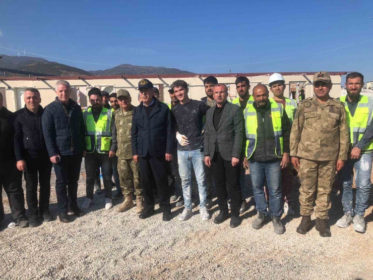 Bakan Akar Nurdağı’nda İncelemelerde Bulundu