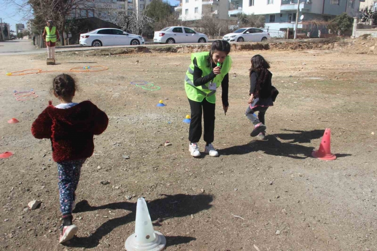 Aynı Acıyı Yaşayan Yetişkin Ve Çocuklar Sokak Oyunlarında Buluştu