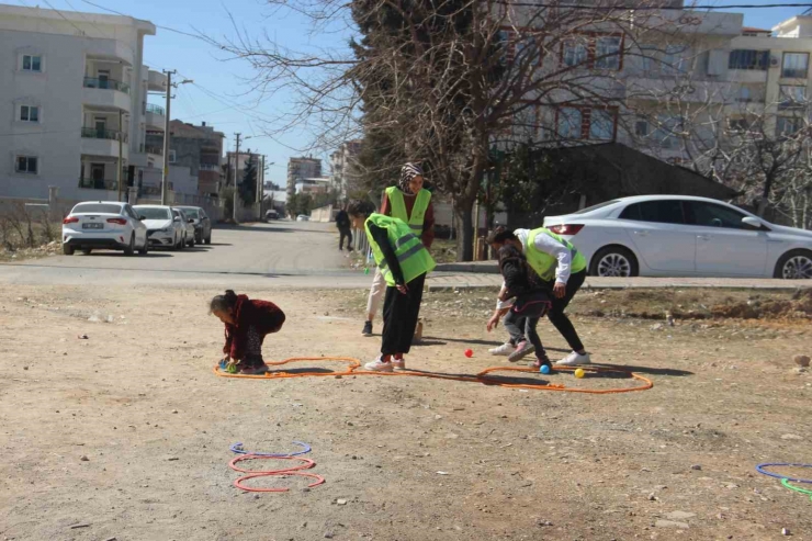 Aynı Acıyı Yaşayan Yetişkin Ve Çocuklar Sokak Oyunlarında Buluştu