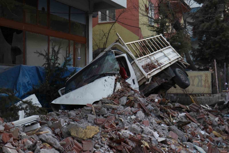 Malatya’da İki Noktada Arama Kurtarma Çalışması Devam Ediyor