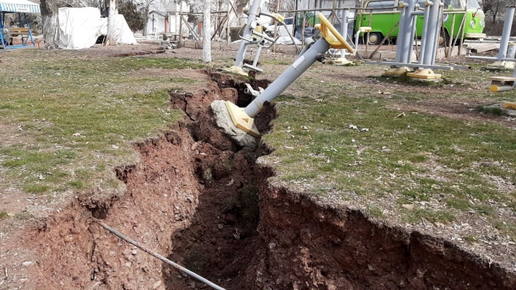 Binlerce Ton Toprak Kaydı, Gölün Su Seviyesi Yükseldi