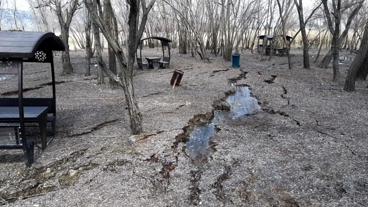 Binlerce Ton Toprak Kaydı, Gölün Su Seviyesi Yükseldi