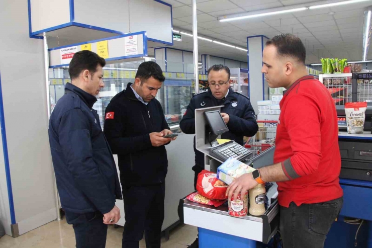 Haliliye’de Marketler Zabıta Ekiplerince Denetleniyor