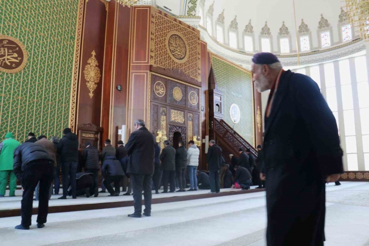 Malatya’da Depremlerde 25 Cami Yıkılırken, 3 Din Görevlisi Vefat Etti