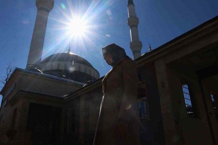 Malatya’da Depremlerde 25 Cami Yıkılırken, 3 Din Görevlisi Vefat Etti