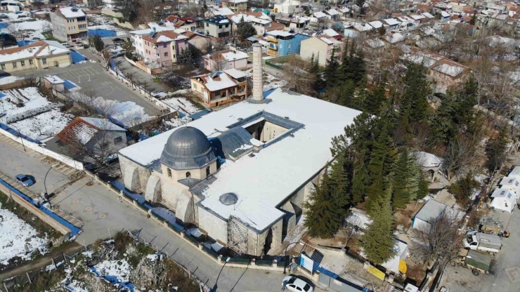 Malatya’da Depremlerde 25 Cami Yıkılırken, 3 Din Görevlisi Vefat Etti
