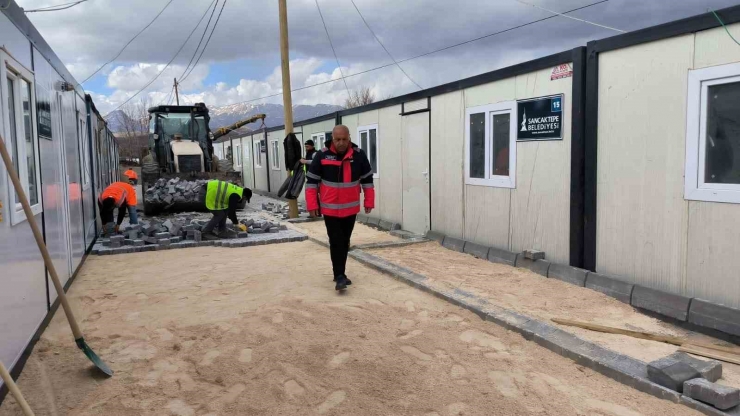 Doğanşehir, Konteyner Kentte Kilit Taşı Çalışmaları Sürüyor