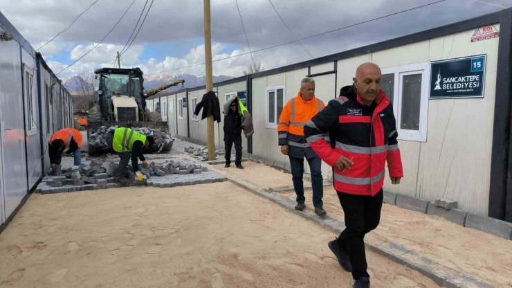 Doğanşehir, Konteyner Kentte Kilit Taşı Çalışmaları Sürüyor