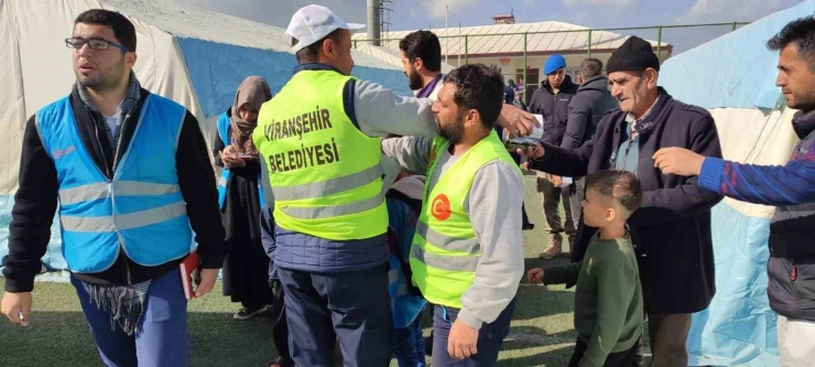 Adıyaman’da Depremzedelere Kandil Simidi