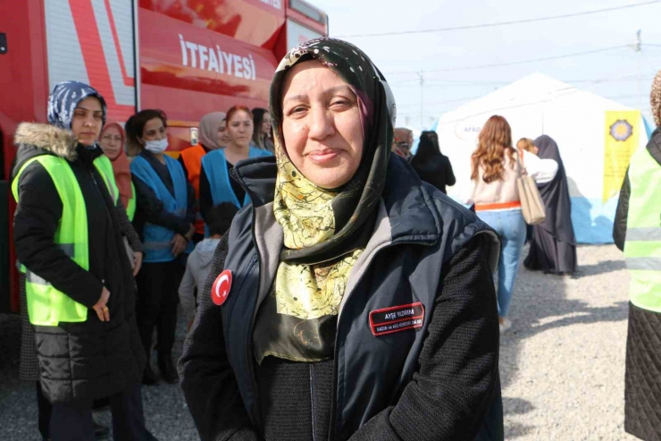 Deprem Bölgesinin Kadınları 8 Mart’ta Unutulmadı