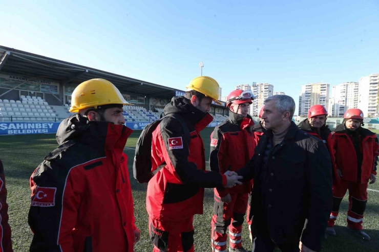 Tahmazoğlu, Şahkut Ekibini Tebrik Etti