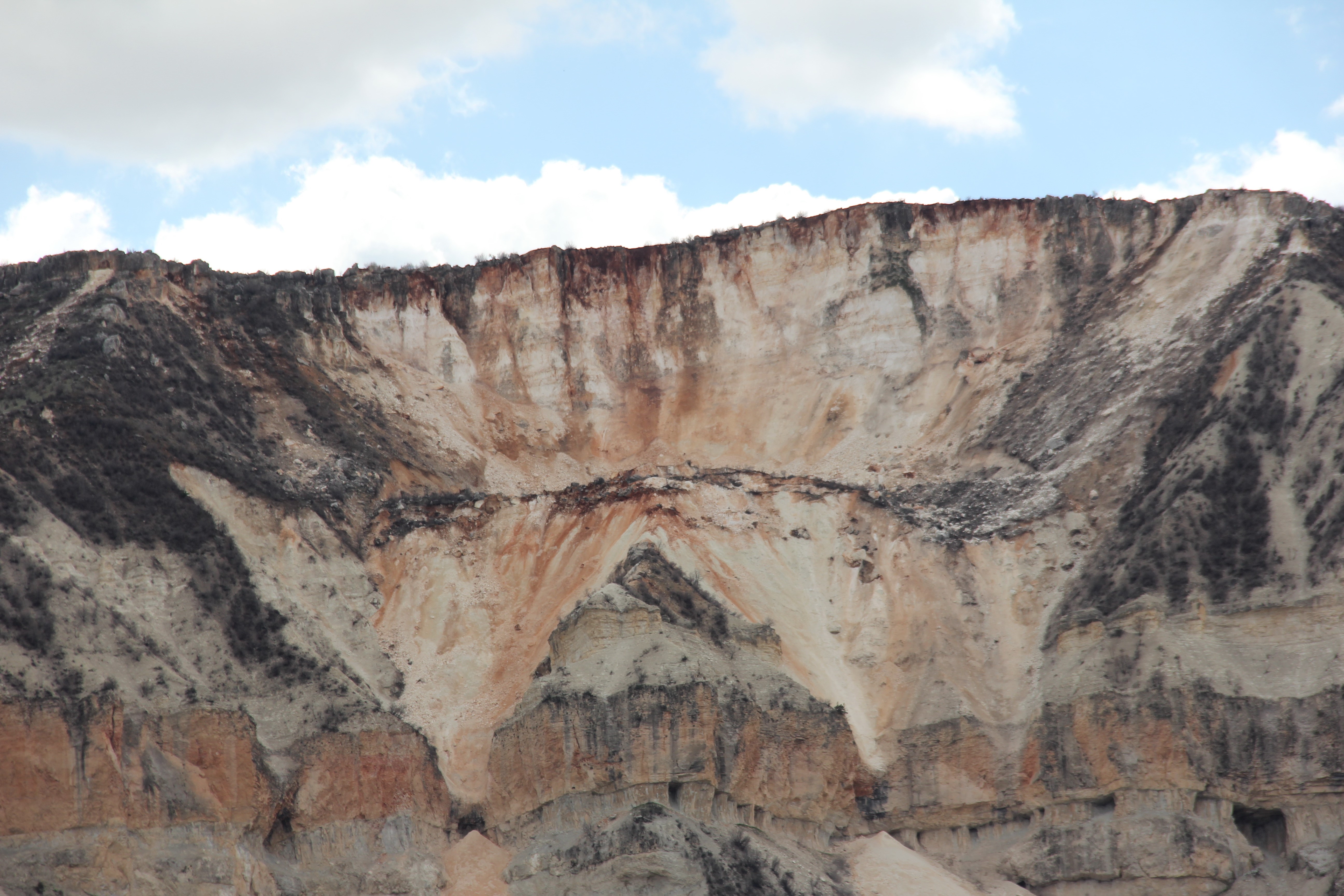 aw844961-04.jpg