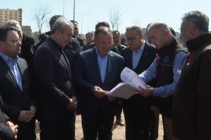 Bakan Bozdağ Açıkladı: “kurulacak Olan Konteyner Kentte Alt Yapı Çalışmaları Tamamlandı”