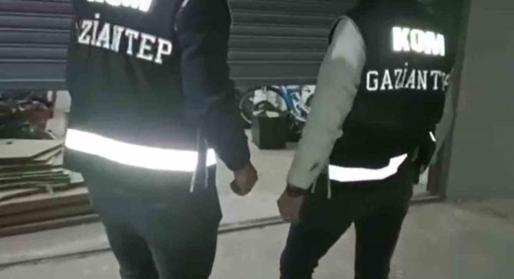 Gaziantep’te Kaçak Sigara Operasyonu: 1 Gözaltı