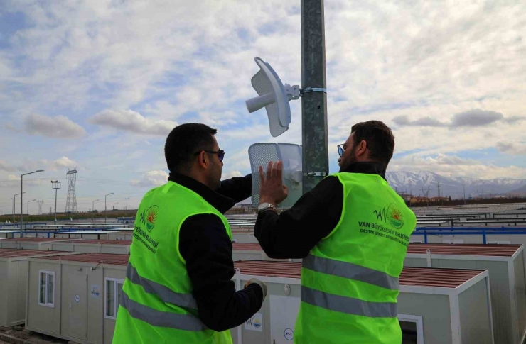 Van Büyükşehir Belediyesinden Konteyner Kentte Ücretsiz İnternet Hizmeti