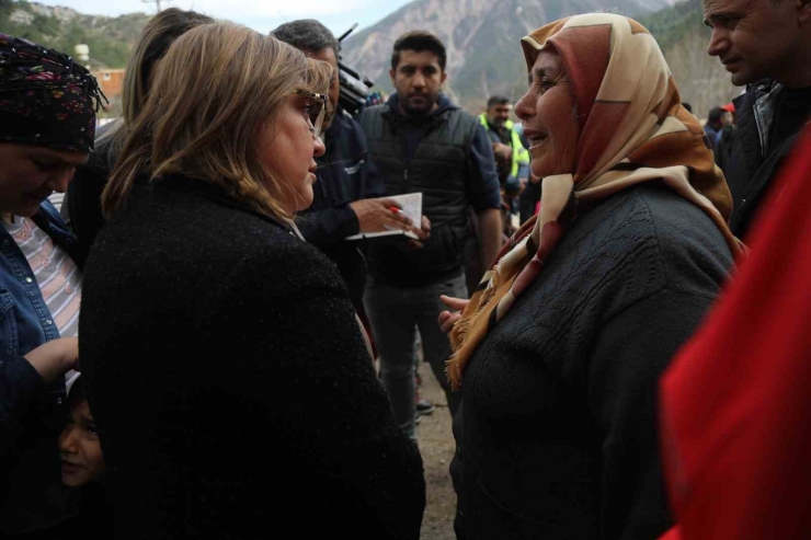 Deprem Bölgesinde Çilek Üretimine Destek