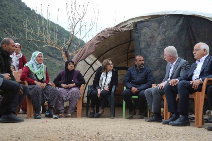 Deprem Bölgesinde Çilek Üretimine Destek