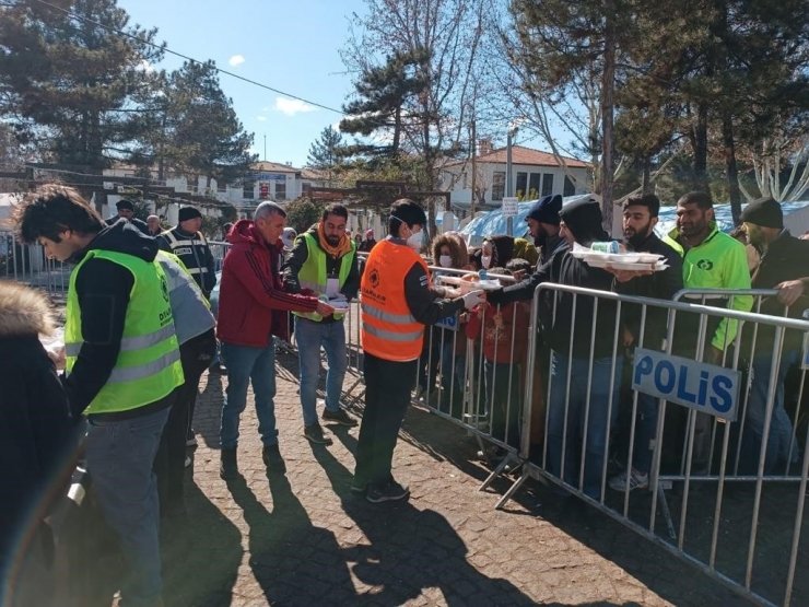 Diyarbakır’da Çadır Kentlerde 10 Bin Depremzede Ağırlandı