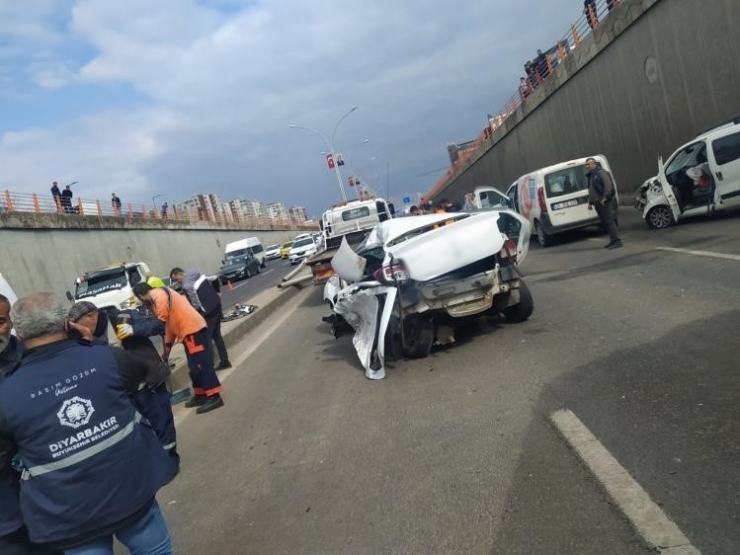 Diyarbakır’da Zincirleme Kazaya Sebebiyet Verip Ölen İki Kişi Ehliyetsiz Çıktı