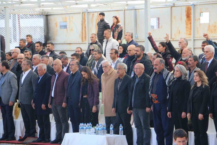 Chp’li Vekil Hdp’liler İle Diyarbakır’da Nevruz Kutlamasına Katıldı: Öcalan’a Özgürlük İstendi