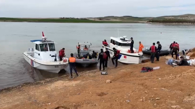 Şanlıurfa’da Sele Kapılan Sürücünün Tır Dorsesine Ulaşıldı