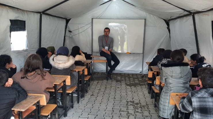 Adıyaman’da Bin Öğrenci Çadır Sınıflarda Destek Ve Yetiştirme Kurslarına Başladı