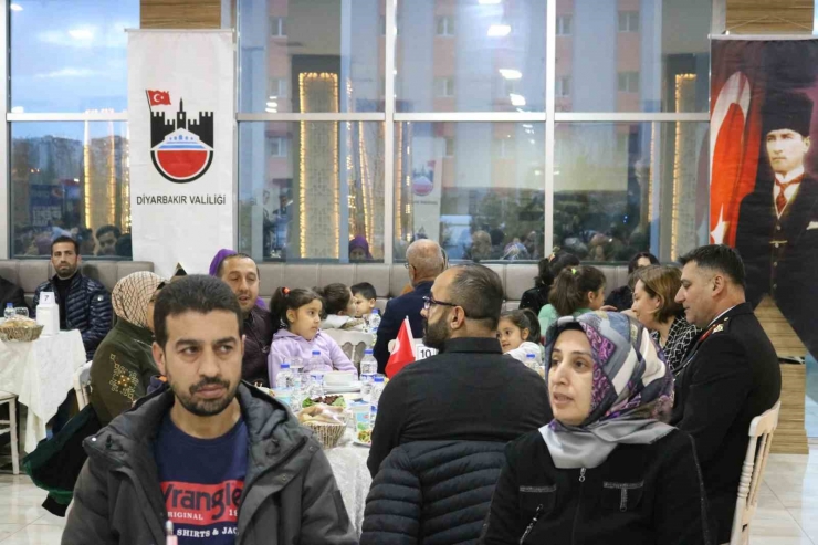 Diyarbakır’da Şehit Ve Gazi Ailelerine İftar Verildi