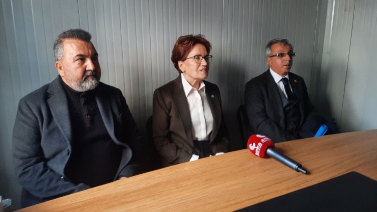 İyi Parti Genel Başkanı Akşener, Çadır Kentlerde Vatandaşların Sorunlarını Dinledi