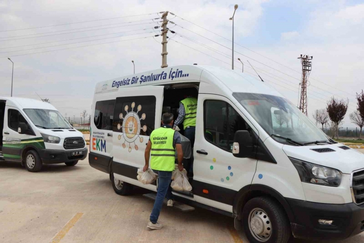 Bakıma Muhtaç Engelli Ve Yaşlılara İftar Yemeği