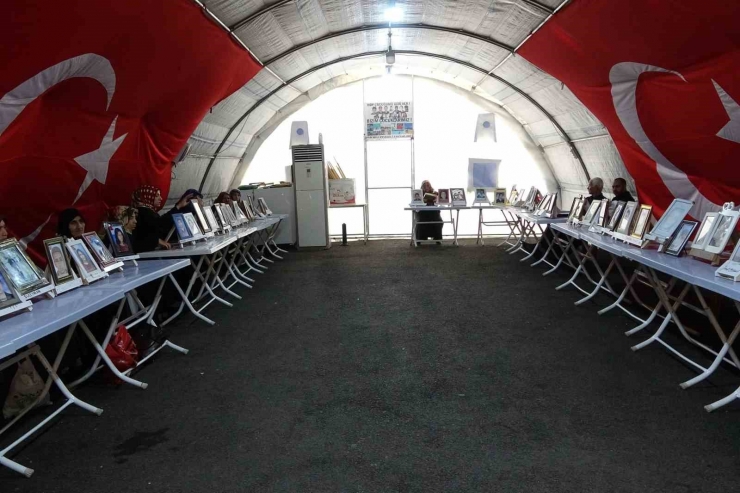 Evlat Nöbetindeki Gözü Yaşlı Anne: “keşke Dünya Gözüyle Oğlumu Görebilsem"