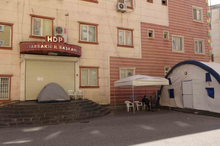 Evlat Nöbetindeki Gözü Yaşlı Anne: “keşke Dünya Gözüyle Oğlumu Görebilsem"