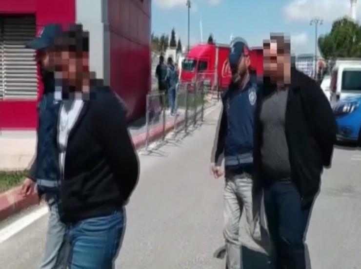 Otodan Hırsızlık Yapan 2 Şüpheli Tutuklandı