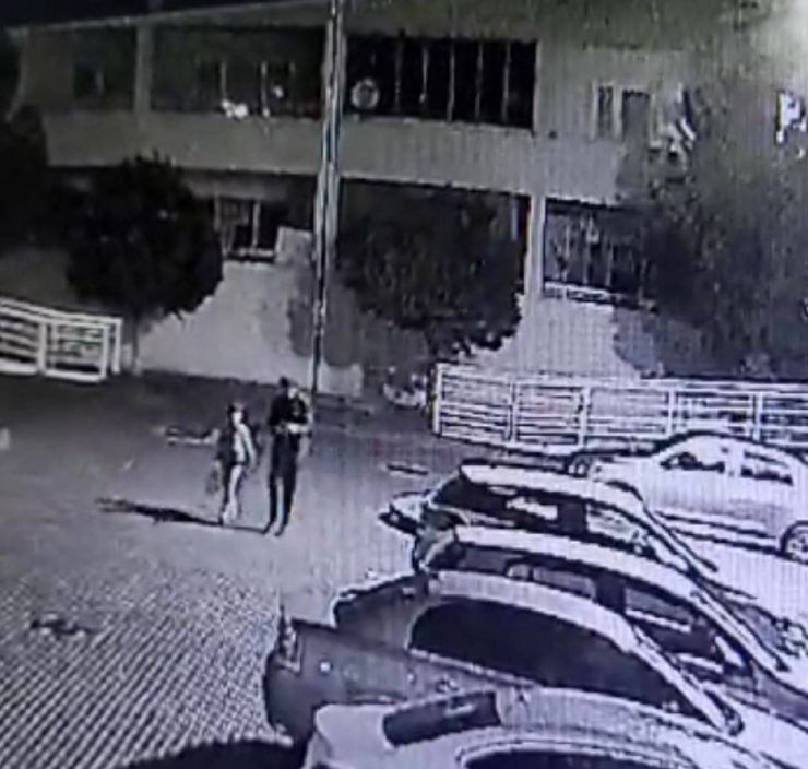 Çevreyi Kollayan Adam, Çocuğa Hırsızlık Yaptırdı