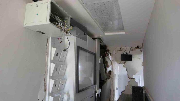 Deprem Bölgesinde Terk Edilen Evlere Hırsızlar Dadandı