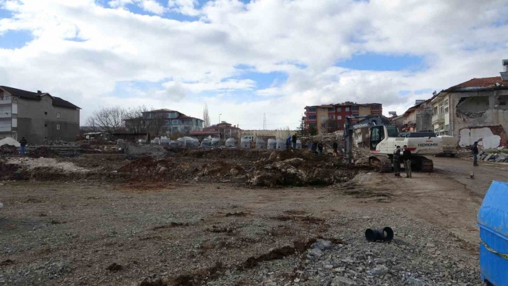 Malatya’da Depremzede Esnaf İçin Konteyner Çarşı Kuruluyor