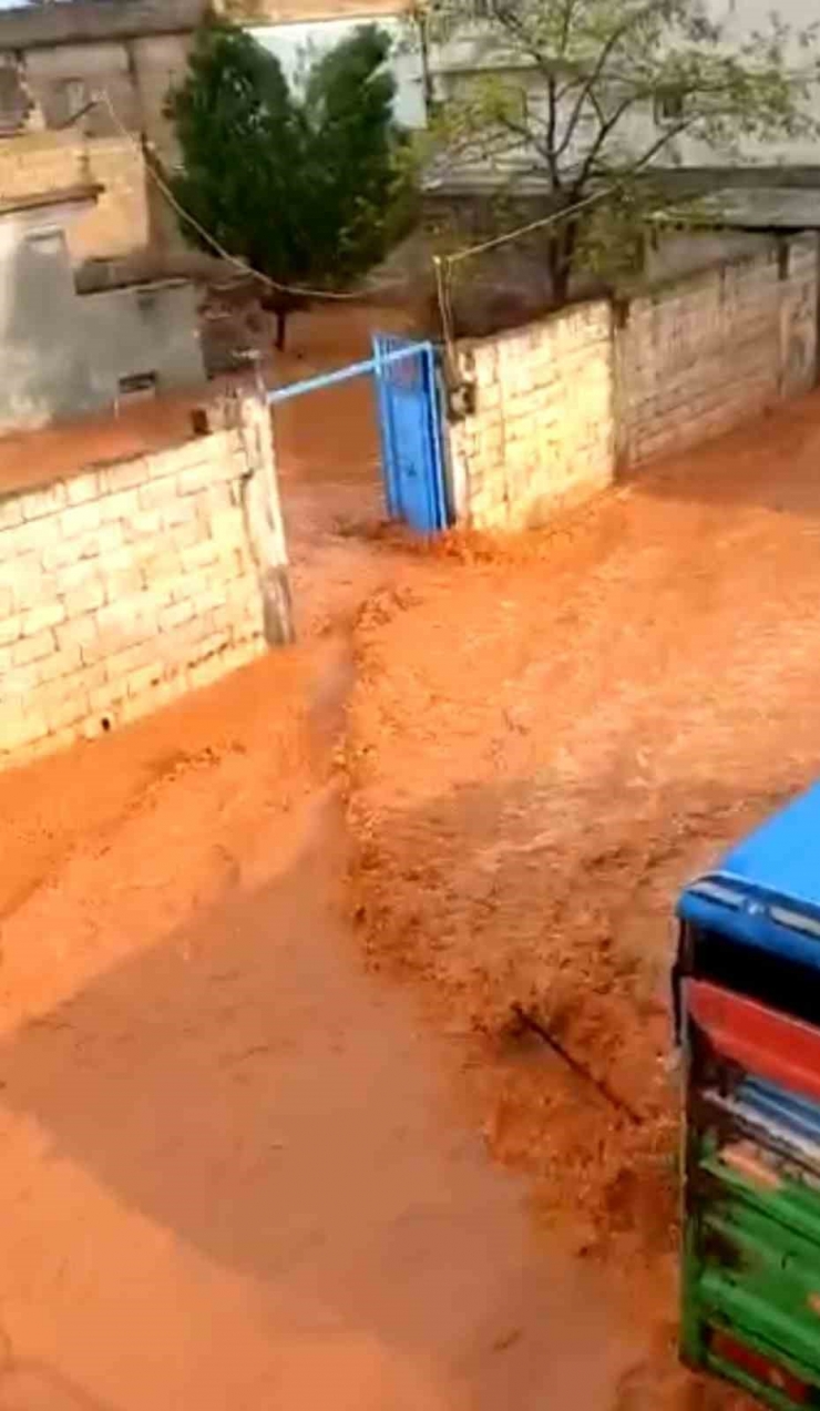 Şanlıurfa’da Sağanak Yağış Sele Neden Oldu