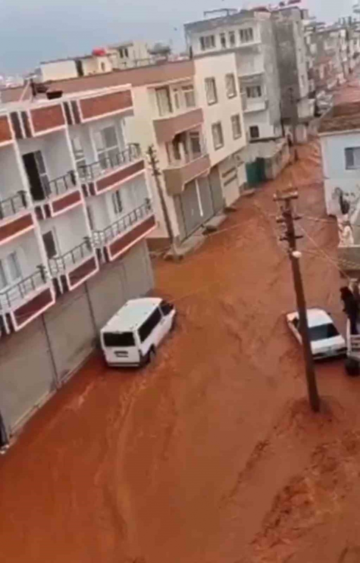 Şanlıurfa’da Sağanak Yağış Sele Neden Oldu