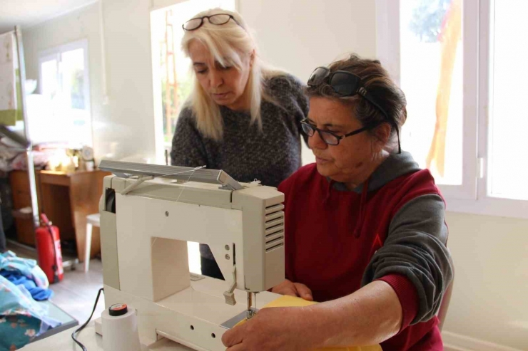 Depremzede Terzi, Depremzedelere Ücretsiz Hizmet Veriyor