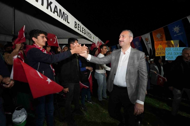 Fadıloğlu İle Gül, Gençlik Kampı’ndaki Gençlerle Buluştu