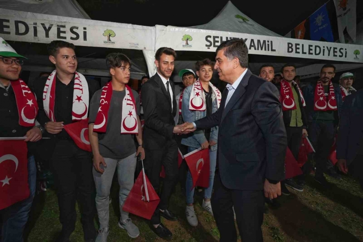 Fadıloğlu İle Gül, Gençlik Kampı’ndaki Gençlerle Buluştu