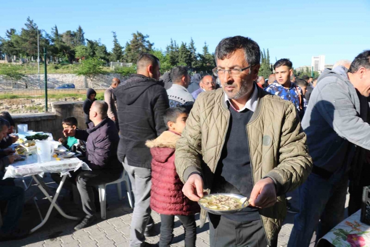 Şanlıurfa’da 5 Bin Kişiye Tirit İkramı