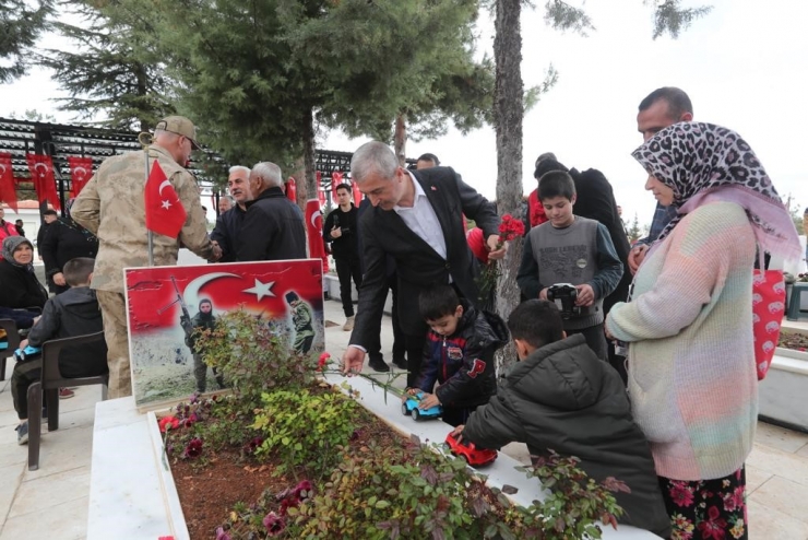 Başkan Tahmazoğlu Şehitler İçin Dua Etti