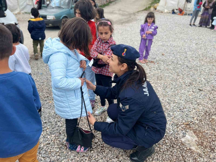 Jandarmadan Çadır Kent Ziyareti