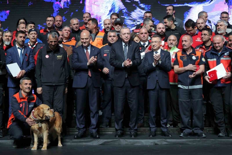 Katipoğlu’na Devlet Üstün Fedakarlık Madalyası Verildi