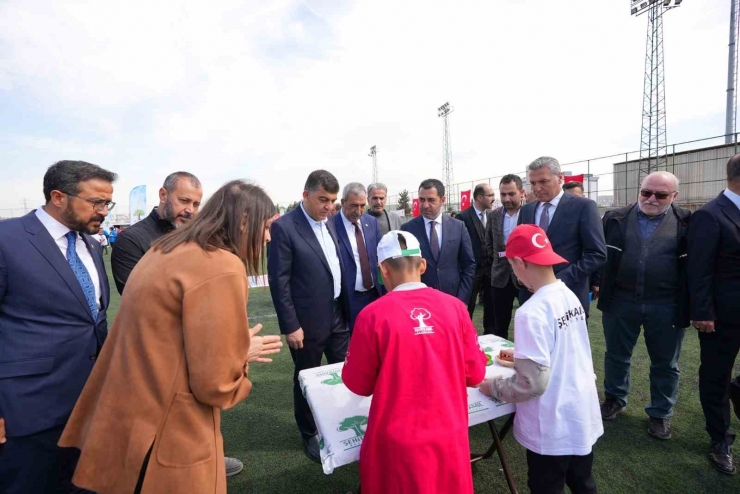 Yüzlerce Çocuk Şenlikte Buluştu