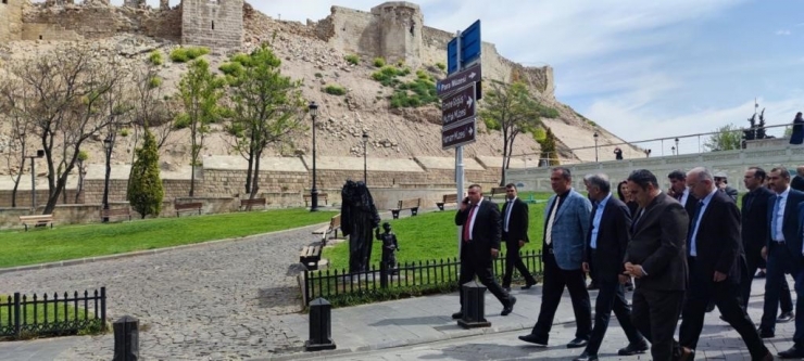 Bakan Yardımcısı Nadir Alpaslan’dan Gaziantep’teki, Otel Ve Müzelere Tam Not