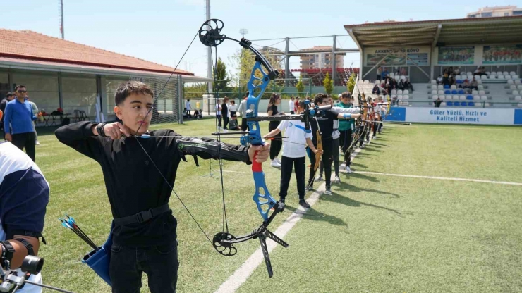 Şahinbey’de Okçuluk Turnuvası Düzenledi